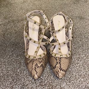 Anne Michelle T Strap Pumps